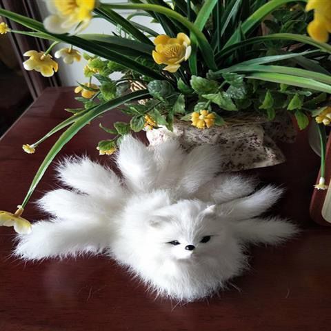 皮毛玩(wán)具：仿真九尾狐模型仿真狐狸毛絨玩(wán)具狐仙玩(wán)偶小(xiǎo)狐狸創意裝飾白(bái)狐擺件(jiàn)義烏楚傑工藝品有限公司